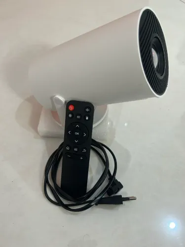 Projetor Smart portátil full HD 4k Bluetooth 127/220V branco
