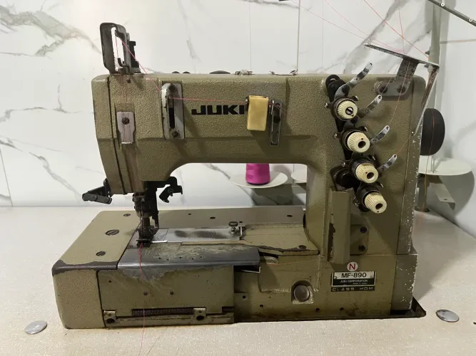 Máquina de costura industrial galoneira 