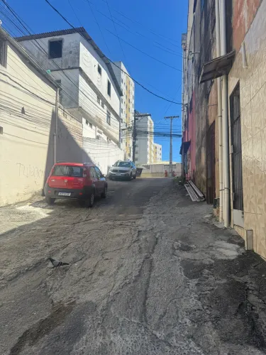 VENDO IMÓVEIS CASA COM 3/4 , Sala e banheiro , terreno no fundo e laje para cobertura