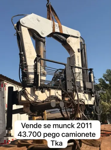 Munck TKA 43-700 ano 2011