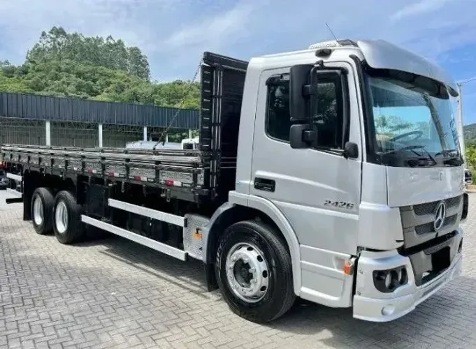 Mb Atego 2426 6x2 - Ano 2012