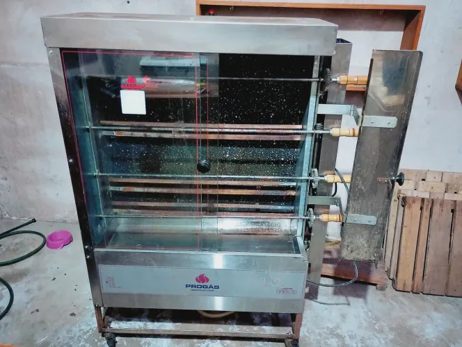 Assador de frangos giratorio inox.