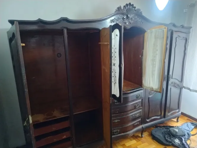 Guarda roupas chippendale antigo