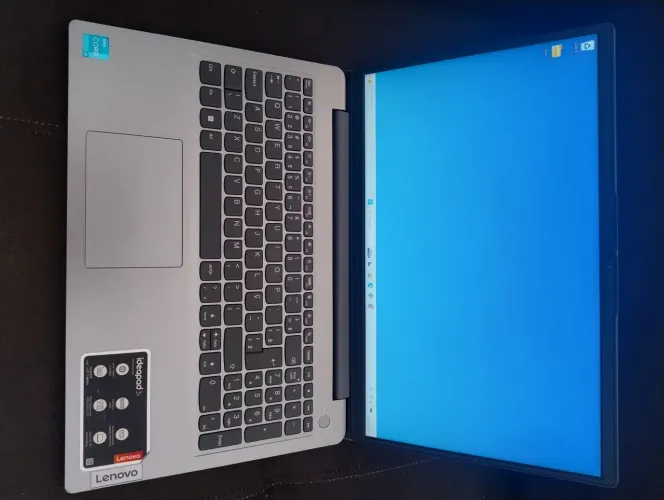 Notebook Lenovo o i3 4gb ram 256 gb SSD tela 15,6"