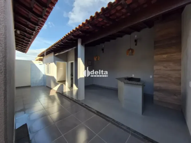 Casa residencial com 3 quartos sendo 1 suíte disponível para locação e venda no bairro Pla
