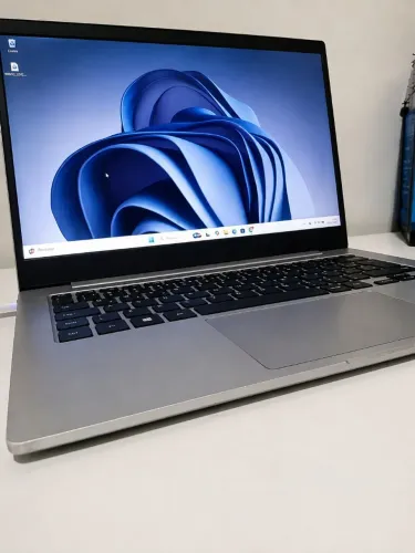  Samsung Galaxy Book Snapdragon 4GB | SSD 120GB