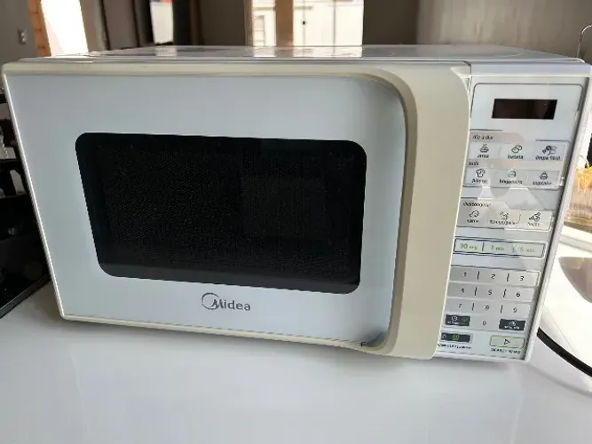 Microondas Midea 20 litros