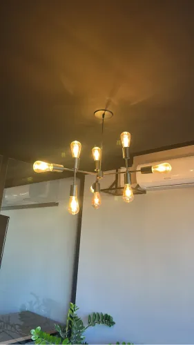 Lustre com lâmpada