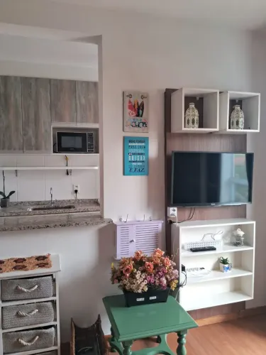 Vendo apartamento no Ed. Molinere com 02 quartos