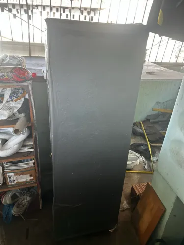 Geladeira consul de segunda mão para sair rápido pegando tudo R$200
