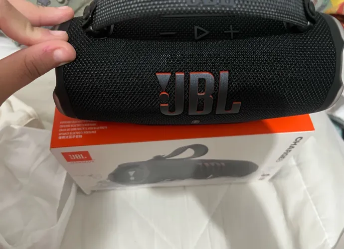 Vendo caixa JBL Original Charge 6