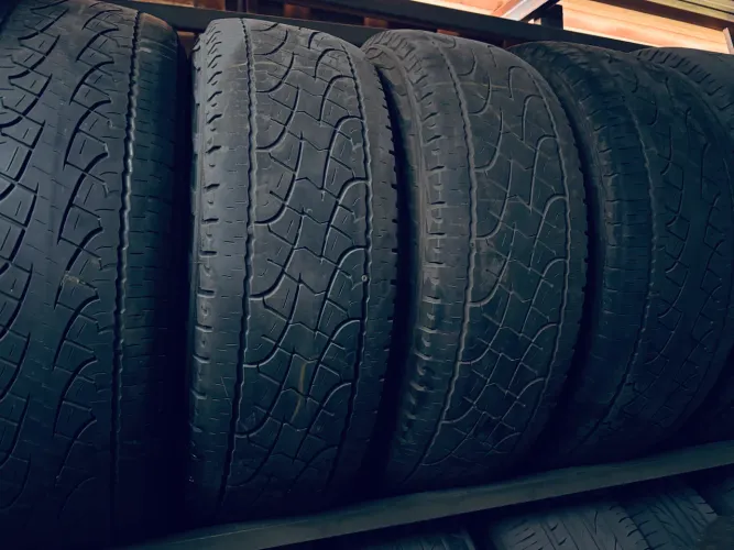 Pneu Pirelli Scorpion usado 255/65/17