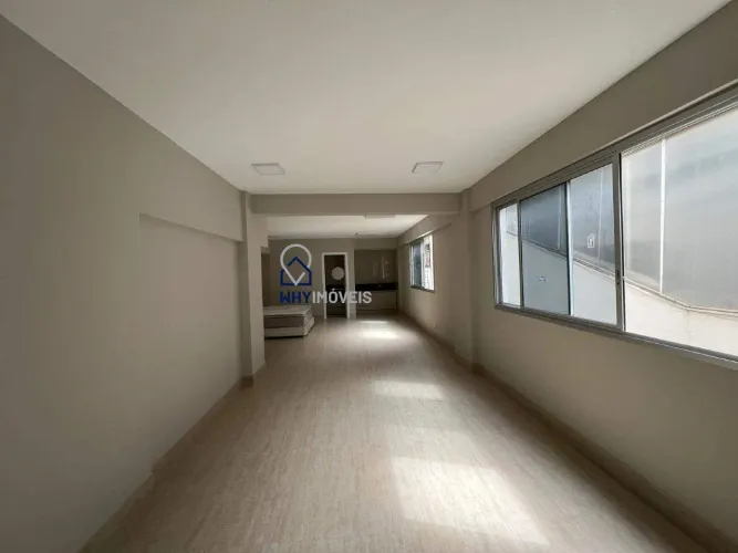 Sala comercial com 01 vaga para locação no Santa Lucia