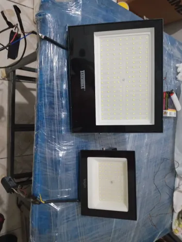 Refletores de LED 100w e 300W