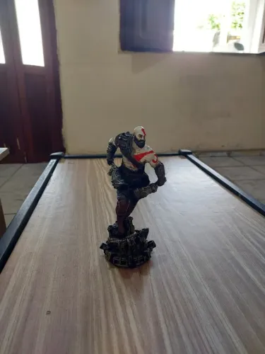 Action figure KRATOS (Deus da Guerra)