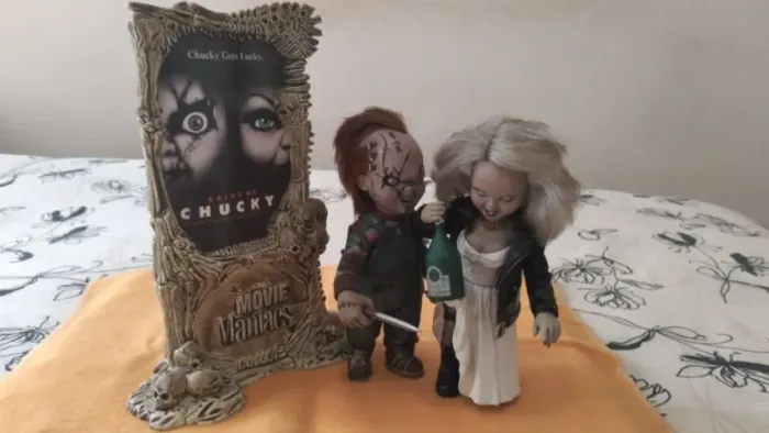 Action Figure Deluxe Box Set Bride of Chucky (Tiffany) c/ Pôster Movie Maniacs 2 Original