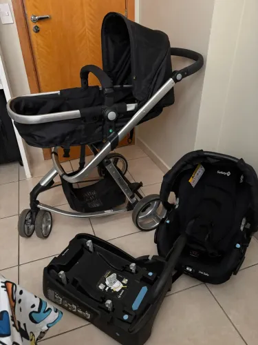 Vendo carrinho + bebê conforto Safety 1st mobi trio