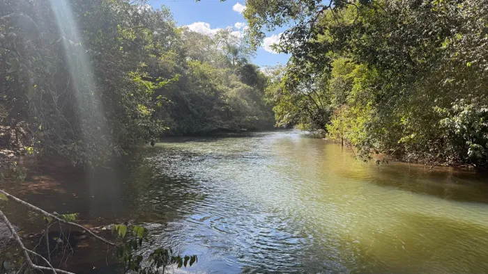 Chácara de 2mil mt com rio dos bois no fundo não perca essa oportunidade!