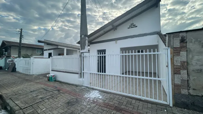 Aluga-se casa em Gaspar bairro Figueiras SC