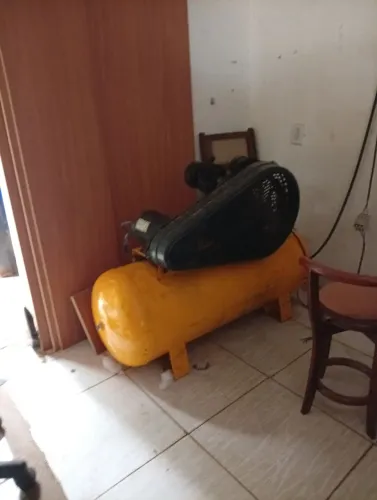 Vendo compressor Motomil de 200 litros 