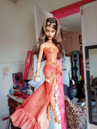 boneca barbie vestido laranja baile