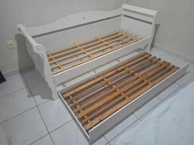 Bicama de Solteiro Infantil/Juvenil em Madeira Branca (Estilo Sofá) - Cama Auxiliar
