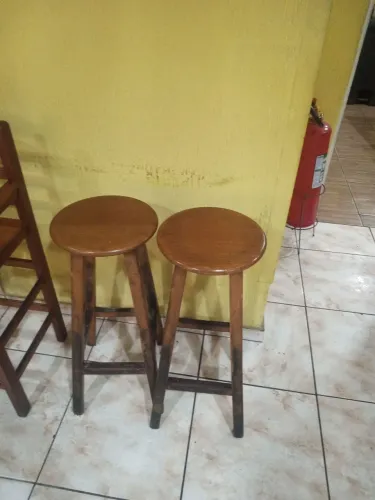 2 BANQUETAS DE MADEIRA 75 CM