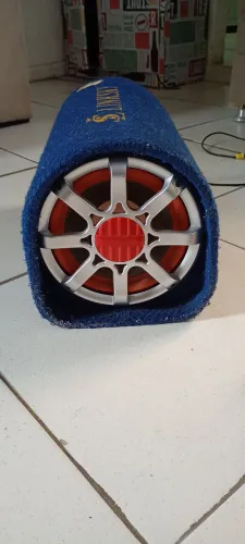 Vendo uma caixa canhão amplificada 350 reais.ela o tamanho dela e 46por 25   ou troco em c