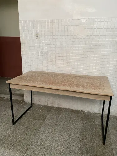 Mesa estilo industrial