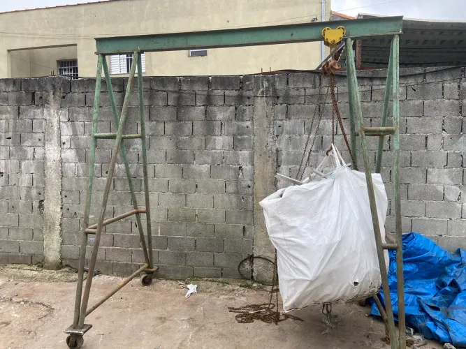 Pórtico móvel uma tonelada pra talha 