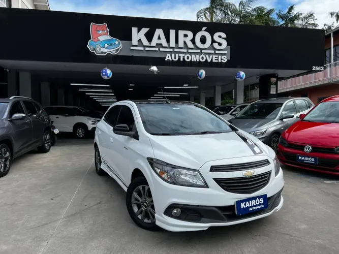 Chevrolet Onix Hatch Effect 1.4 8V Flex Power Mec. 4P 2015