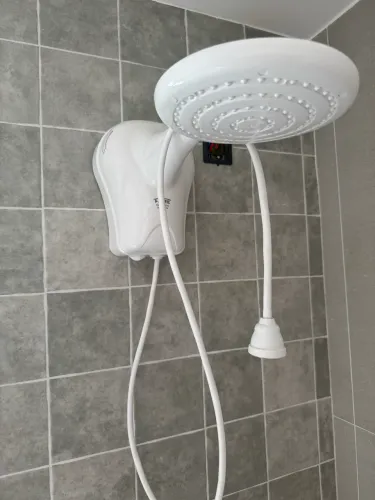 Chuveiro elétrico novo (03 und disponível)