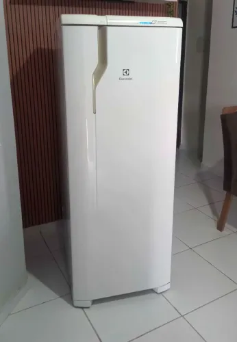 Geladeira Electrolux frosfree 