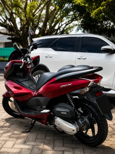 Honda PCX 150 ano 2014, moto confortável, econômica e ideal para o dia a dia. 