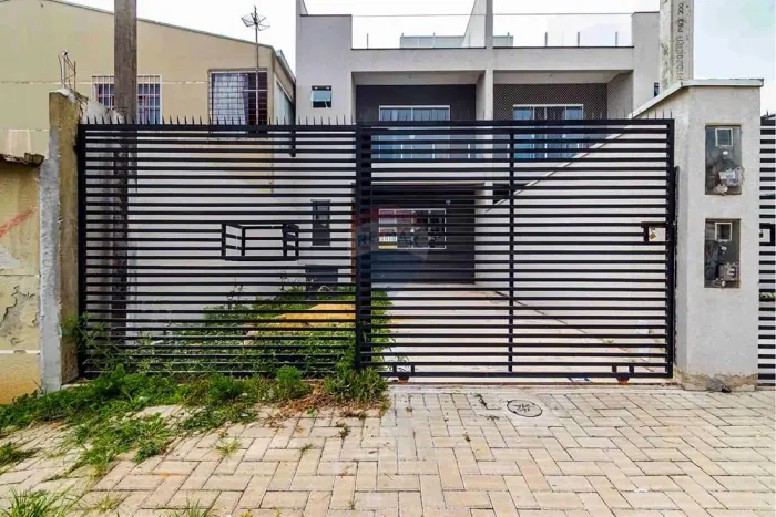 Sobrado Triplex 3 quartos com terraço. Bairro Sítio Cercado, Curitiba - Paraná.