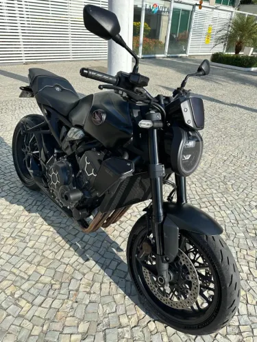 CB 1000