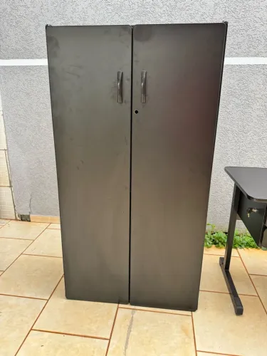 Armário 2 portas preto