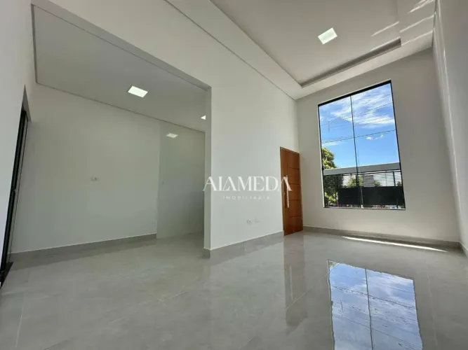 Casa com 3 Quartos sendo 1 Suíte Região Leste para alugar, 85 m² por R$ 2.350/mês - Jardim