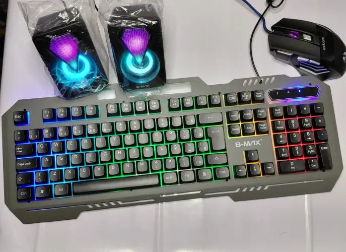 Kit teclado + mouse + caixa de som