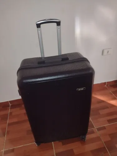 Vende-se mala de viagem um bom estado de uso $200