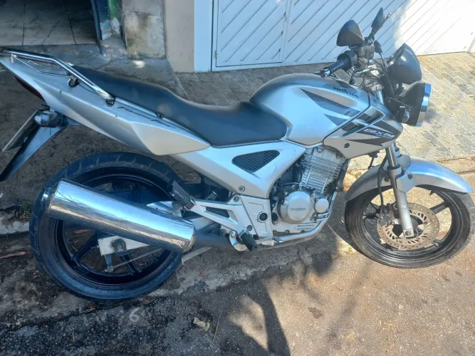 Twister 250 prata 2005