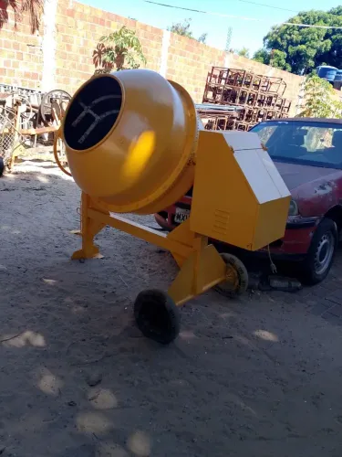 Escoras metálicas p3 110 reais