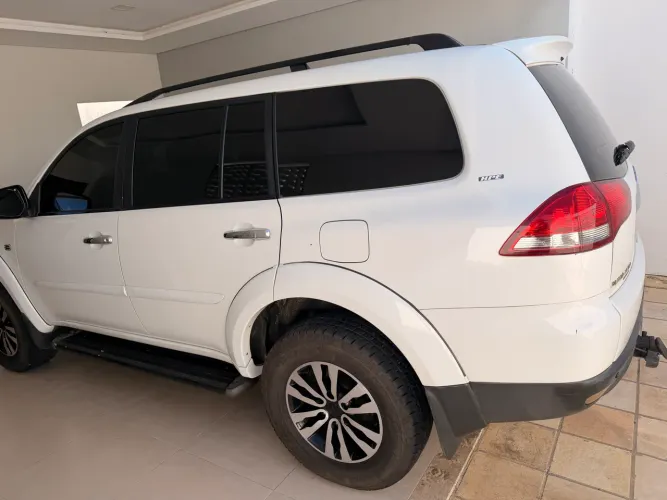 Mitsubishi Pajero Dakar HPE 3.2 4X4 T.I Dies 5P AUT 2015