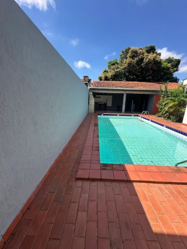 Casa a 250m da Lauro Sodré 
