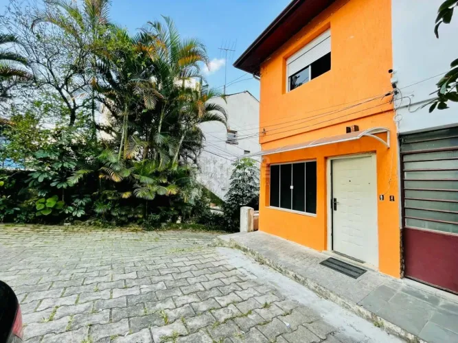 Casa em condomínio à venda na Vila Mariana perto ao metrô 03 dormitórios 1 vaga
