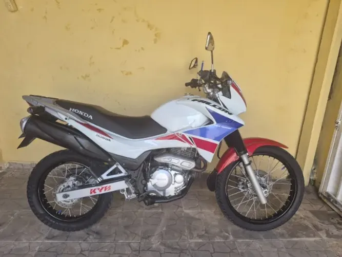 NX 400i Falcon - 2015