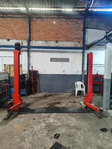 Elevador automotivo WEG 2,5T trifásico 