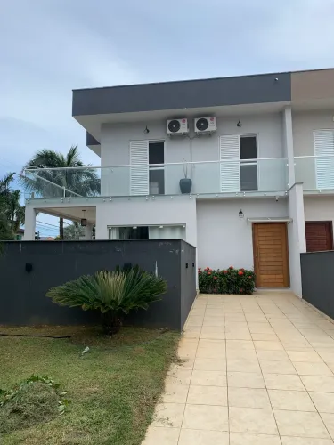 Casa em condomínio morada da praia 