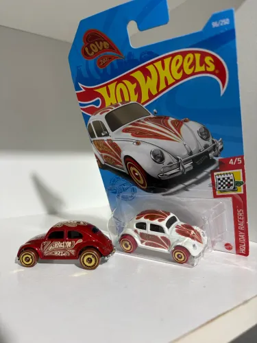 Hot Wheels Volkswagen Beetle Love 2021 (2)