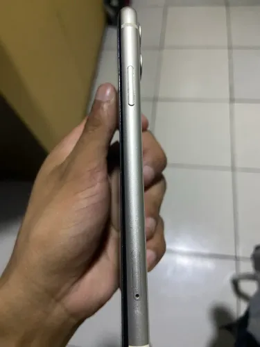 Vendo carcaça de iPhone 11 branco 